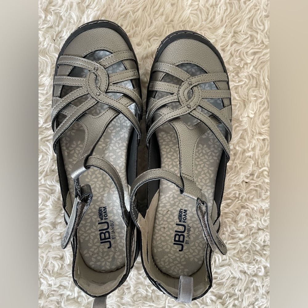 JBU size 9